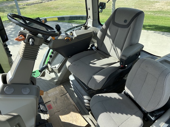 2023 John Deere 8R 310 (19th thumbnail)