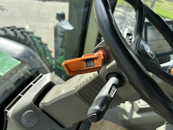 2023 John Deere 8R 310 (16th thumbnail)