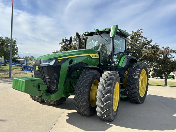 2023 John Deere 8R 310 (3rd thumbnail)