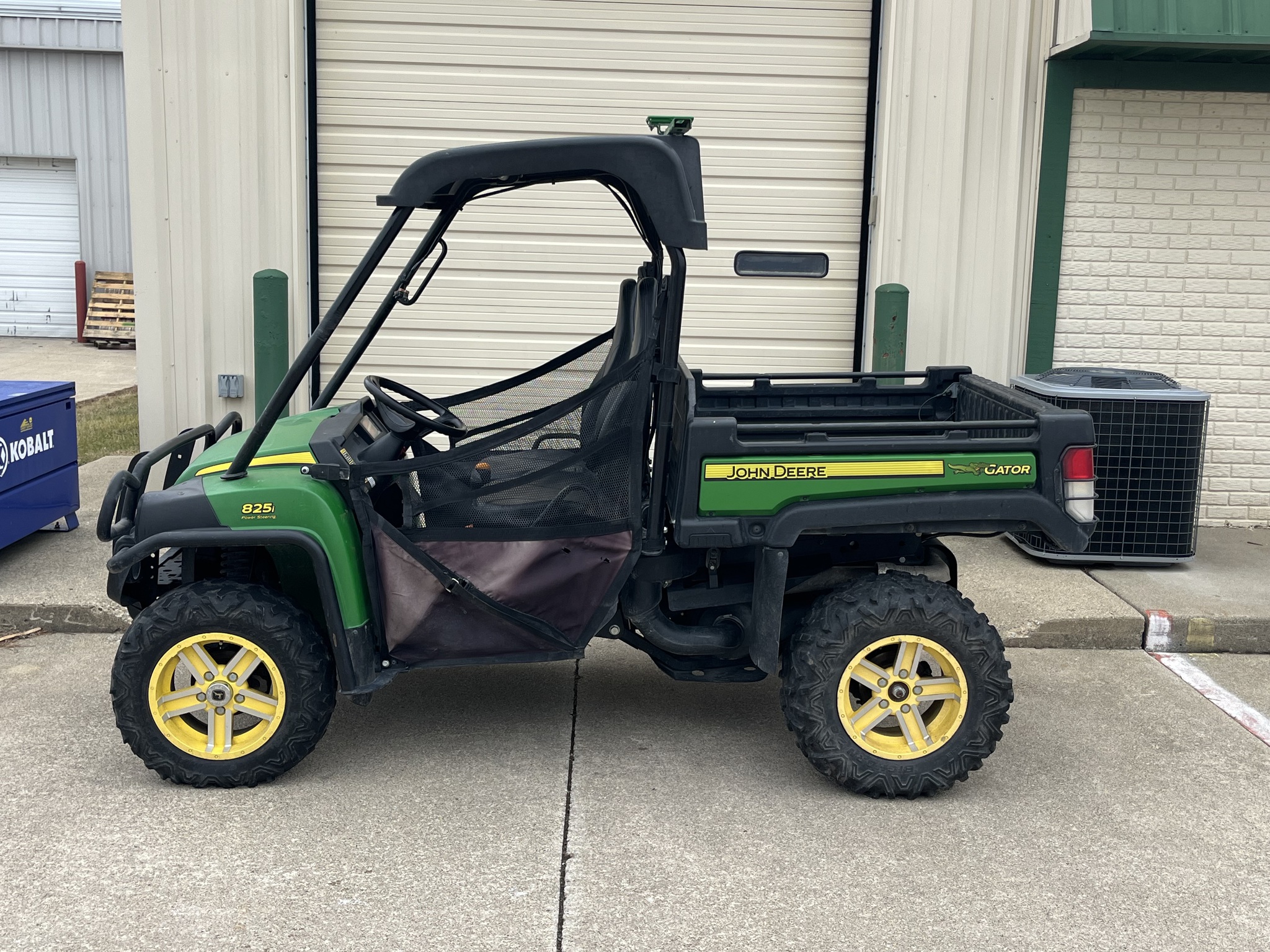 2016 John Deere XUV 825i Image 1