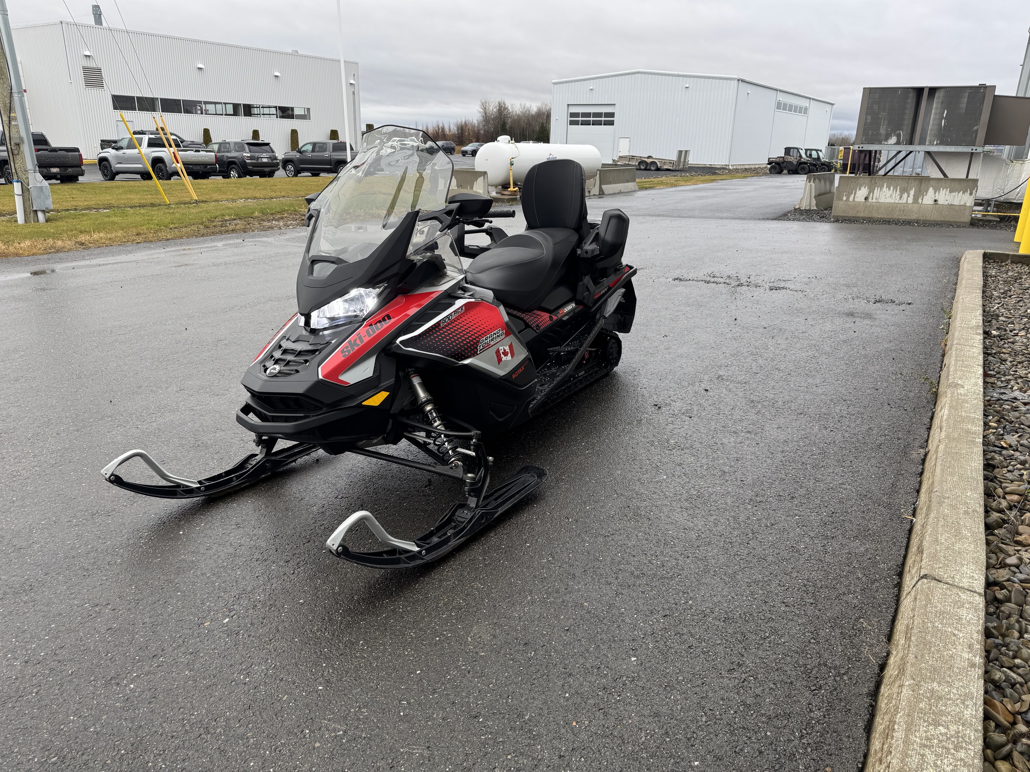 2019 Ski Doo Grand Tourning limited 900 turbo Image 2