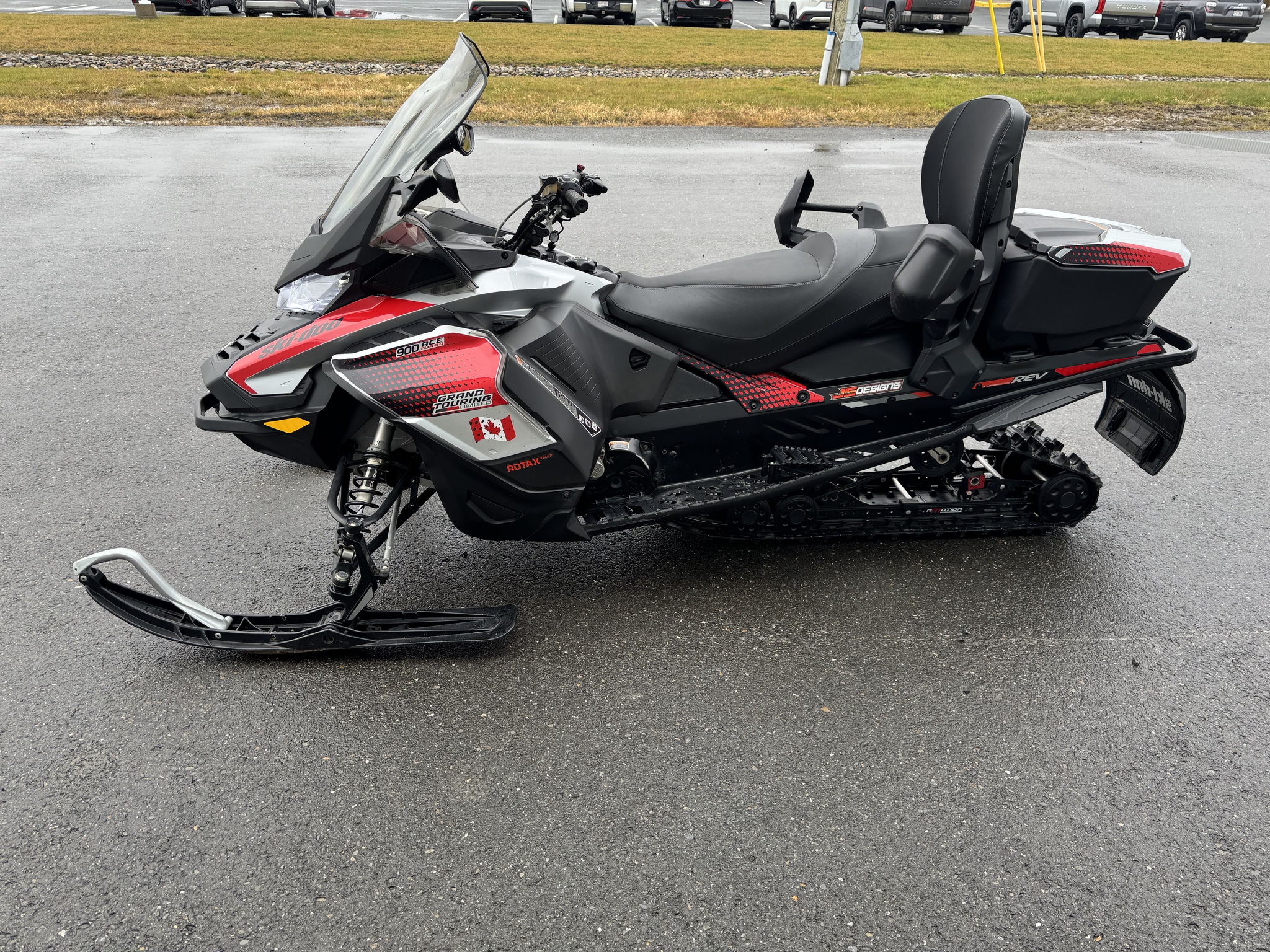 2019 Ski Doo Grand Tourning limited 900 turbo Image 3