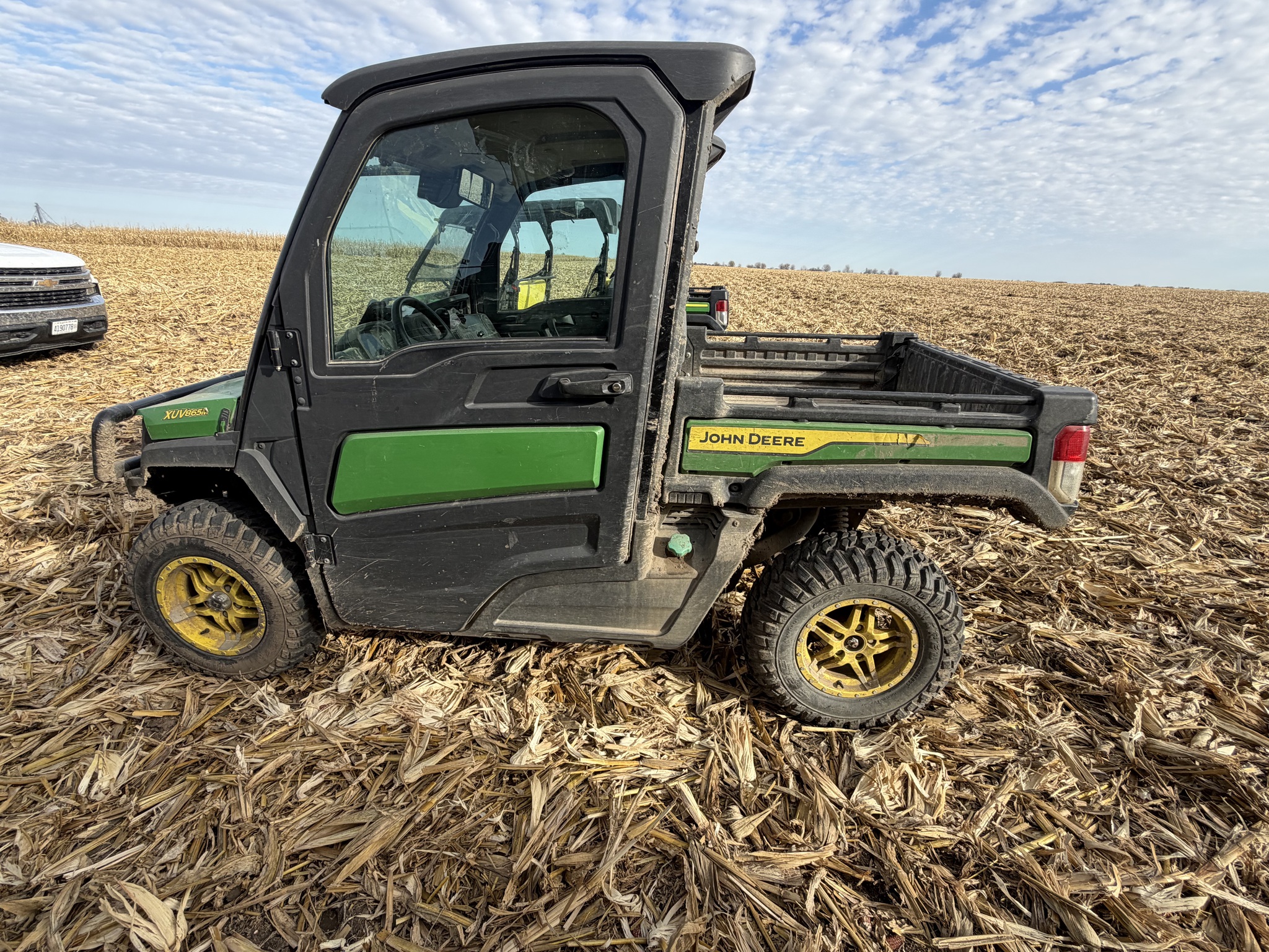  2022 John Deere XUV 865M at Heritage Tractor in Monmouth, IL