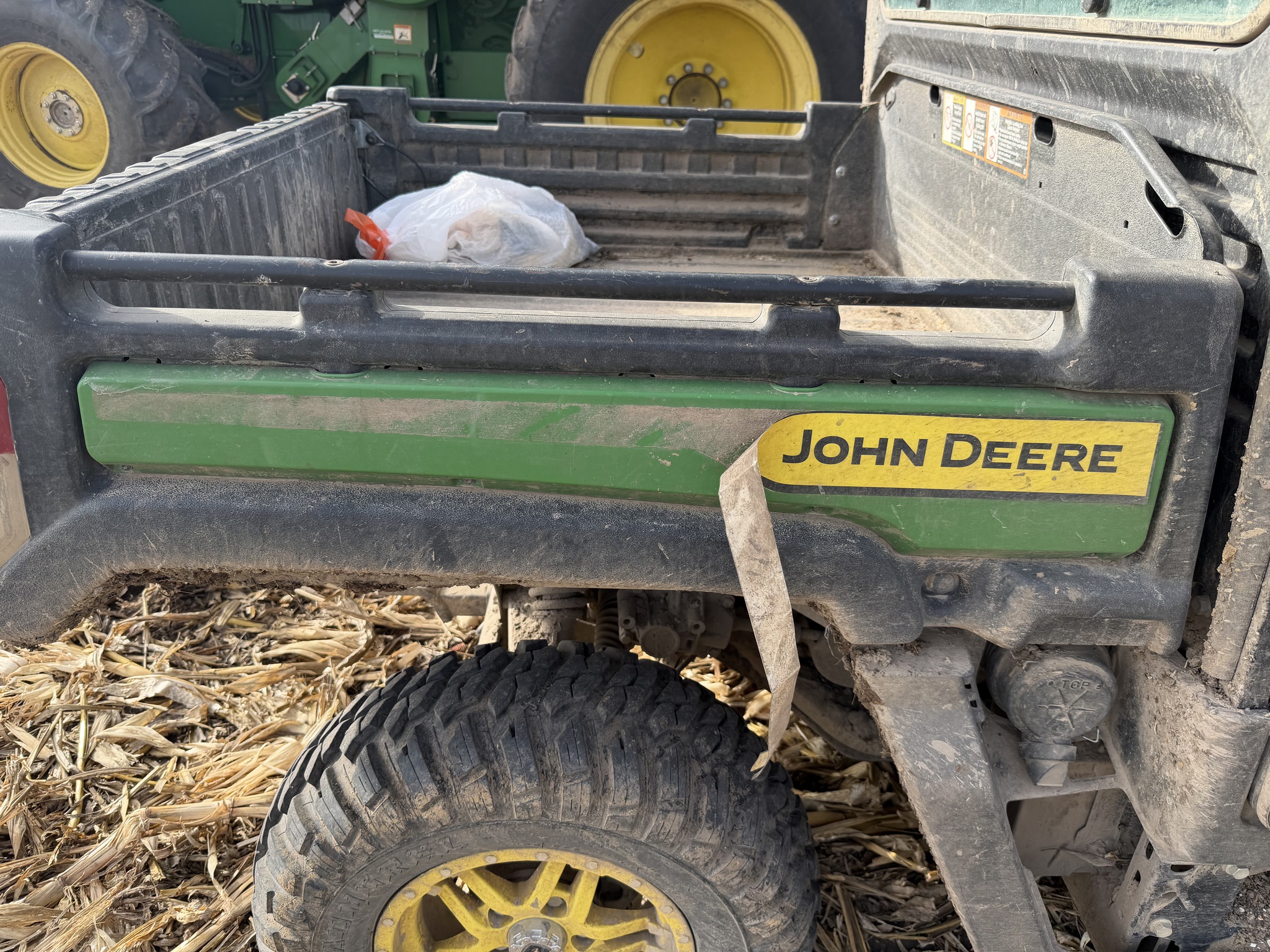  2022 John Deere XUV 865M at Heritage Tractor in Monmouth, IL