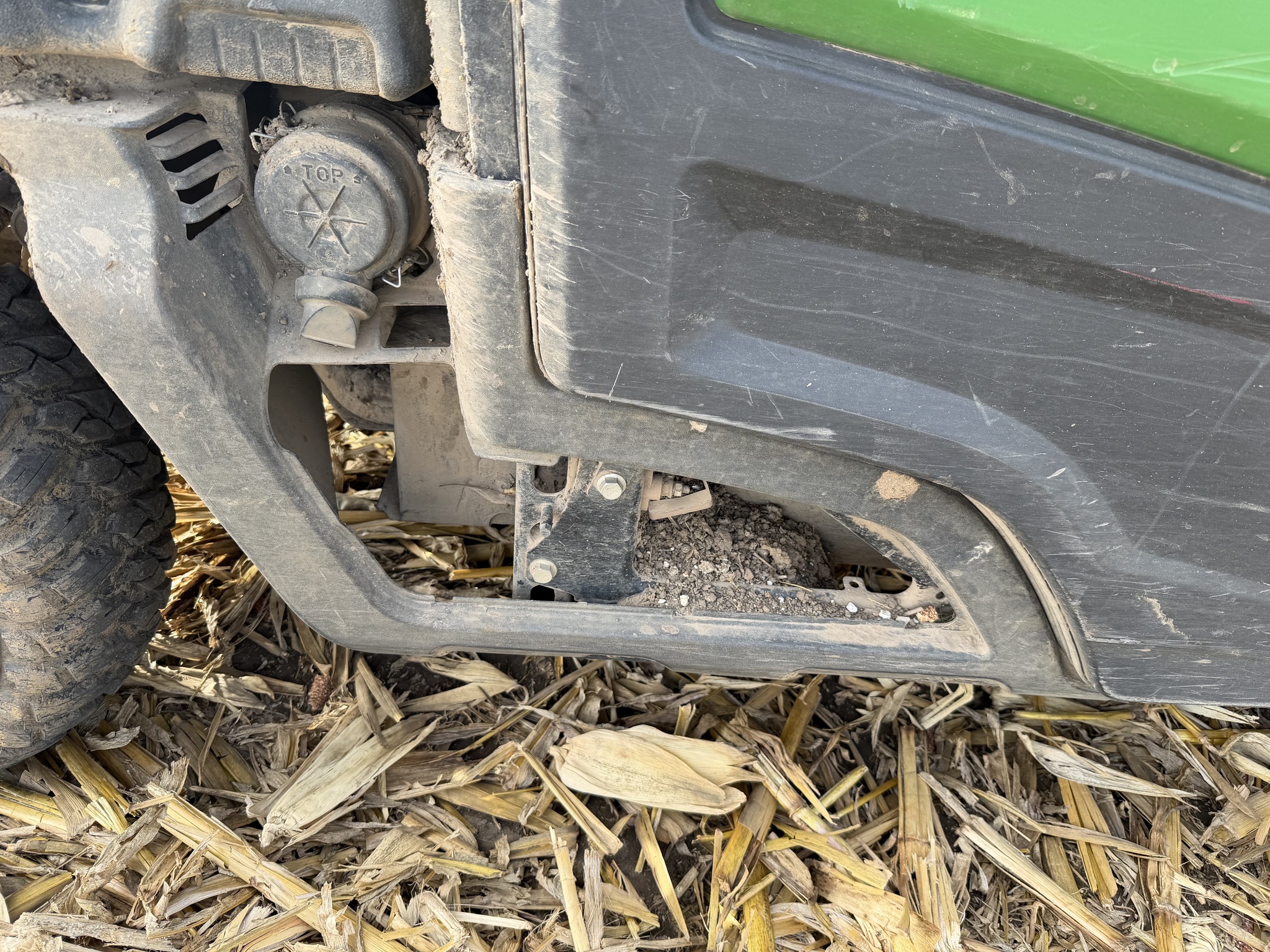  2022 John Deere XUV 865M at Heritage Tractor in Monmouth, IL