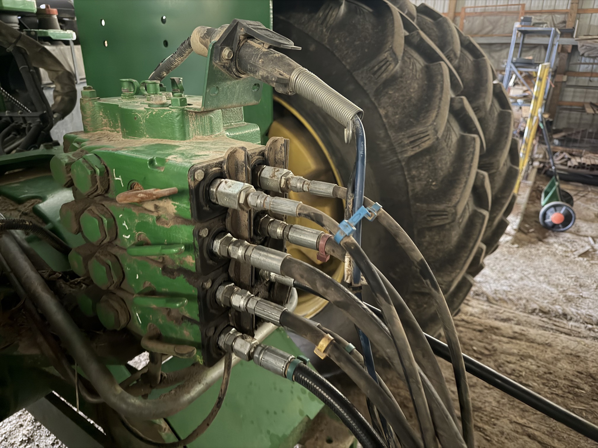 2014 John Deere 2623VT Image 3