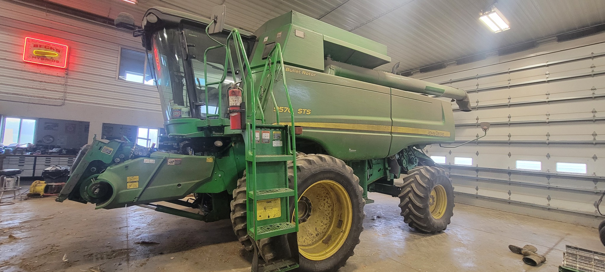 2009 John Deere 9570 STS Image 1