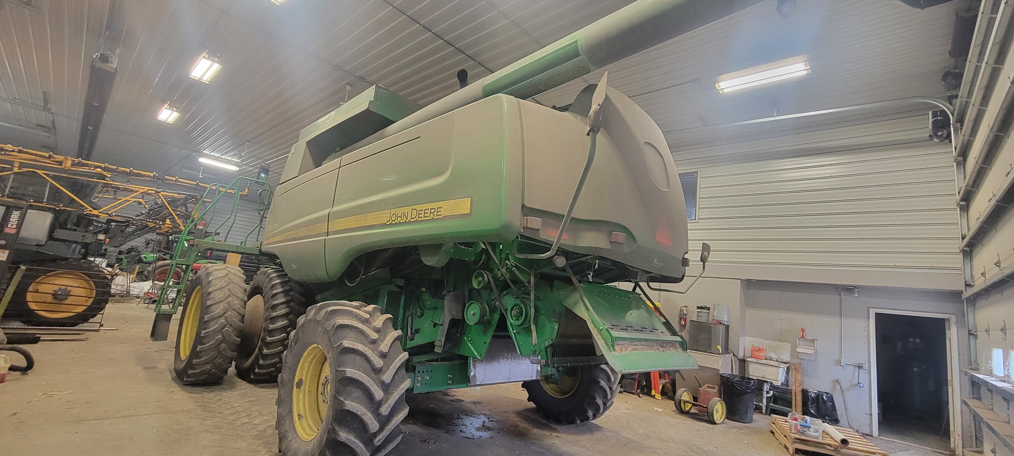 2009 John Deere 9570 STS Image 4