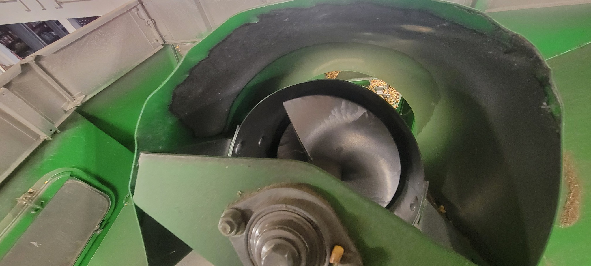 2009 John Deere 9570 STS Image 29