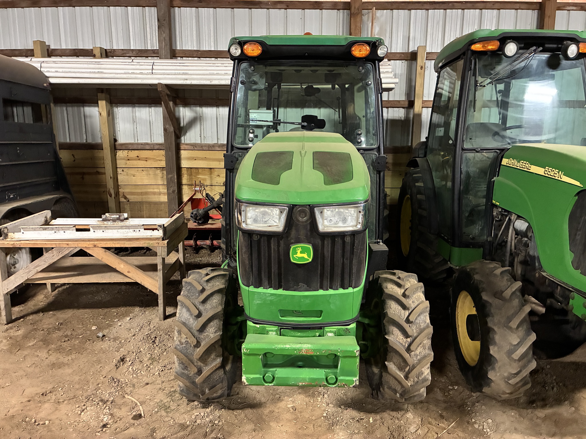 2017 John Deere 5100GN Image 2