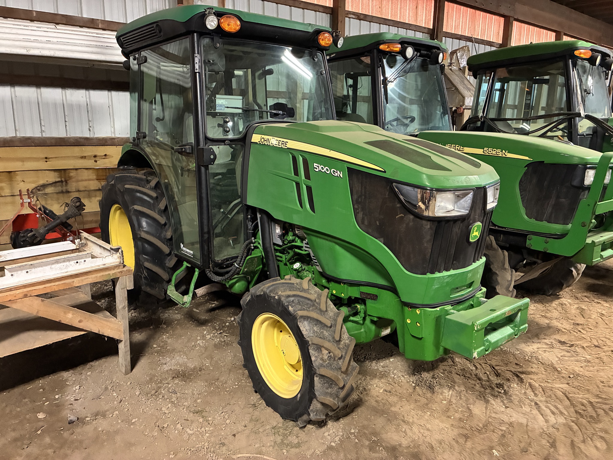 2017 John Deere 5100GN Image 1