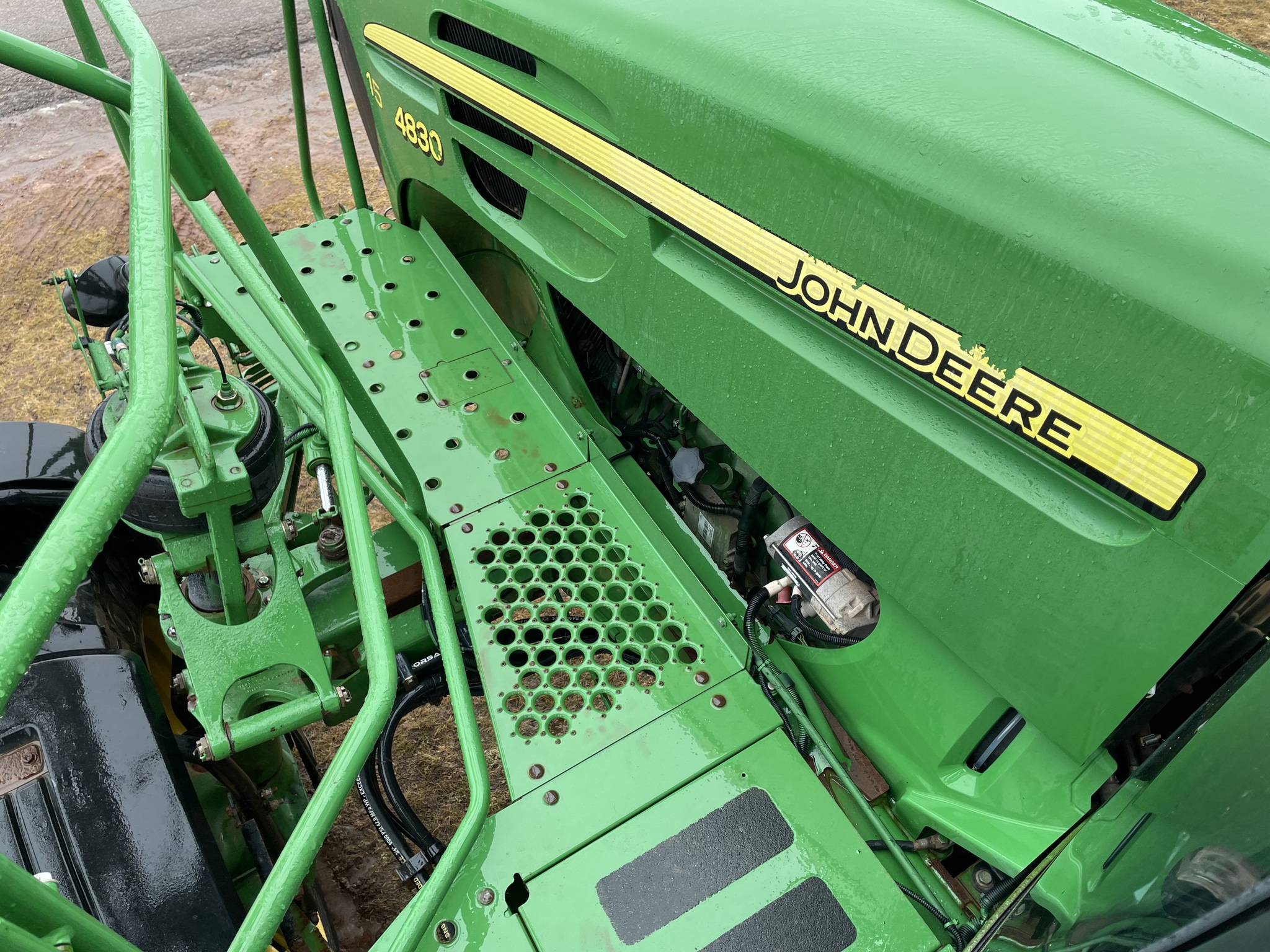 2013 John Deere 4830 Image 9