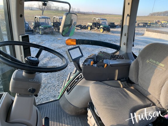 Photo of 2012 John Deere 8260R