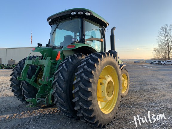 Photo of 2012 John Deere 8260R