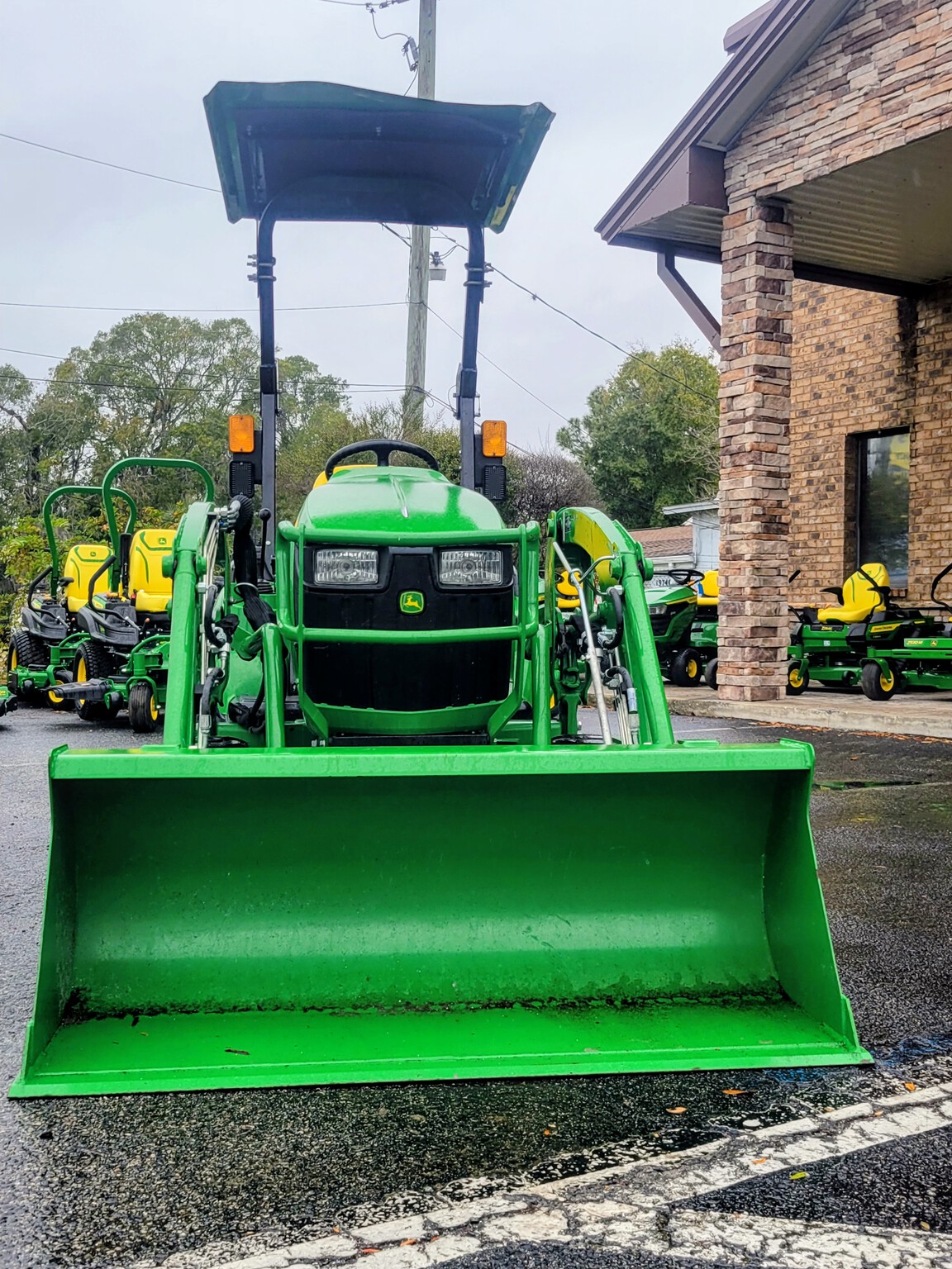 2024 John Deere 1023E Image 1