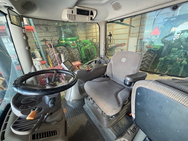 2016 John Deere 6155R Image 4