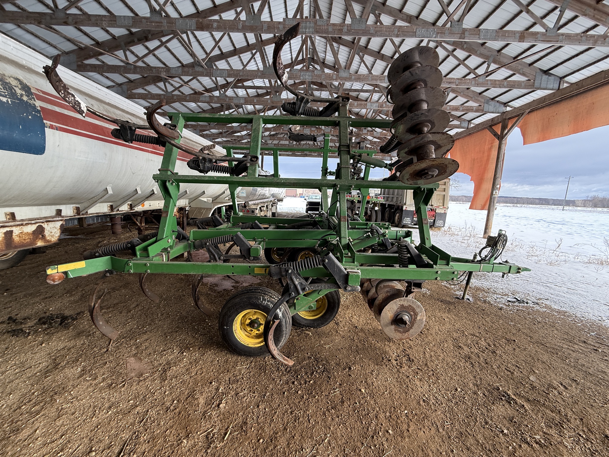 2013 John Deere 714 Image 3