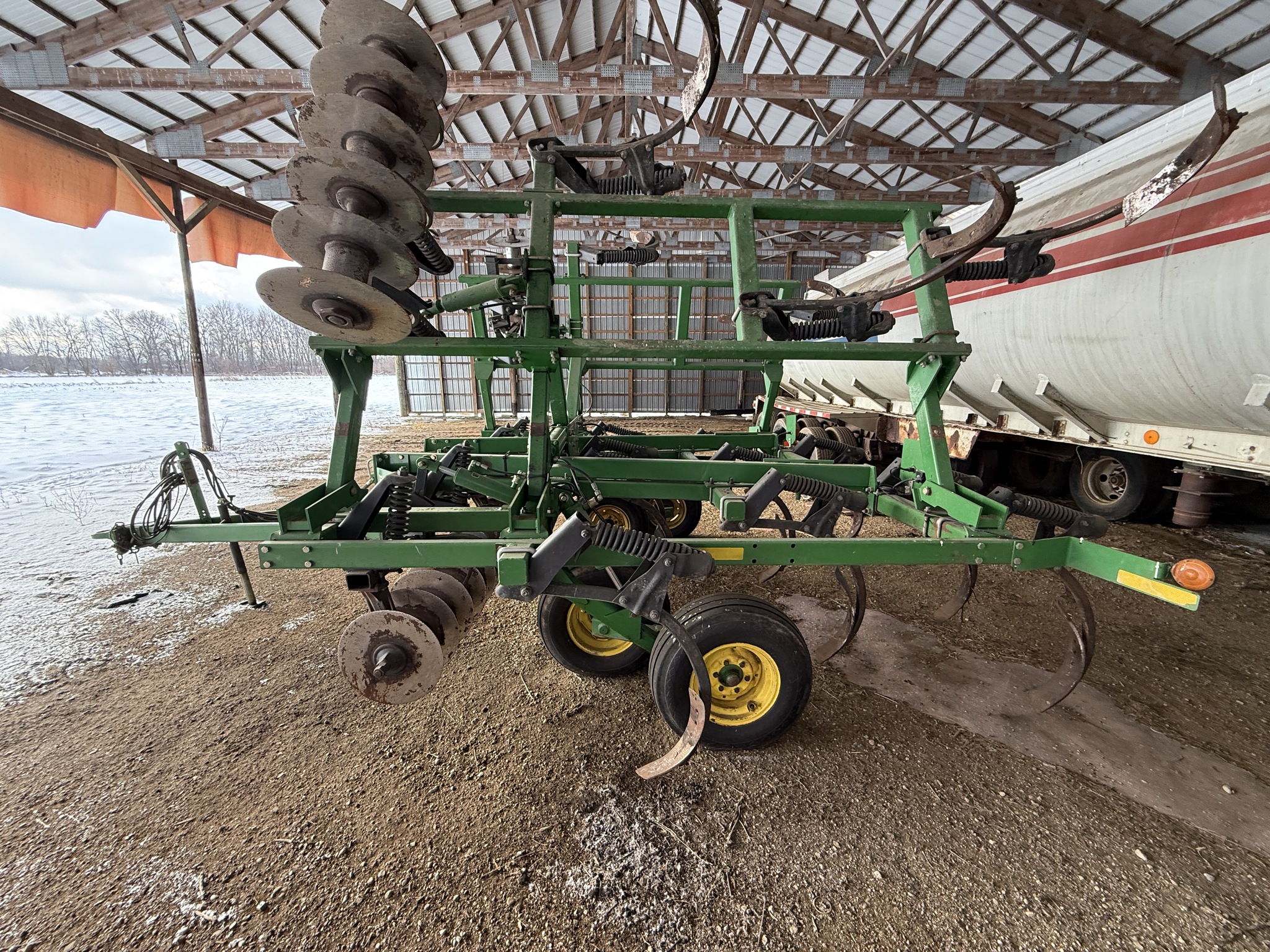 2013 John Deere 714 Image 6