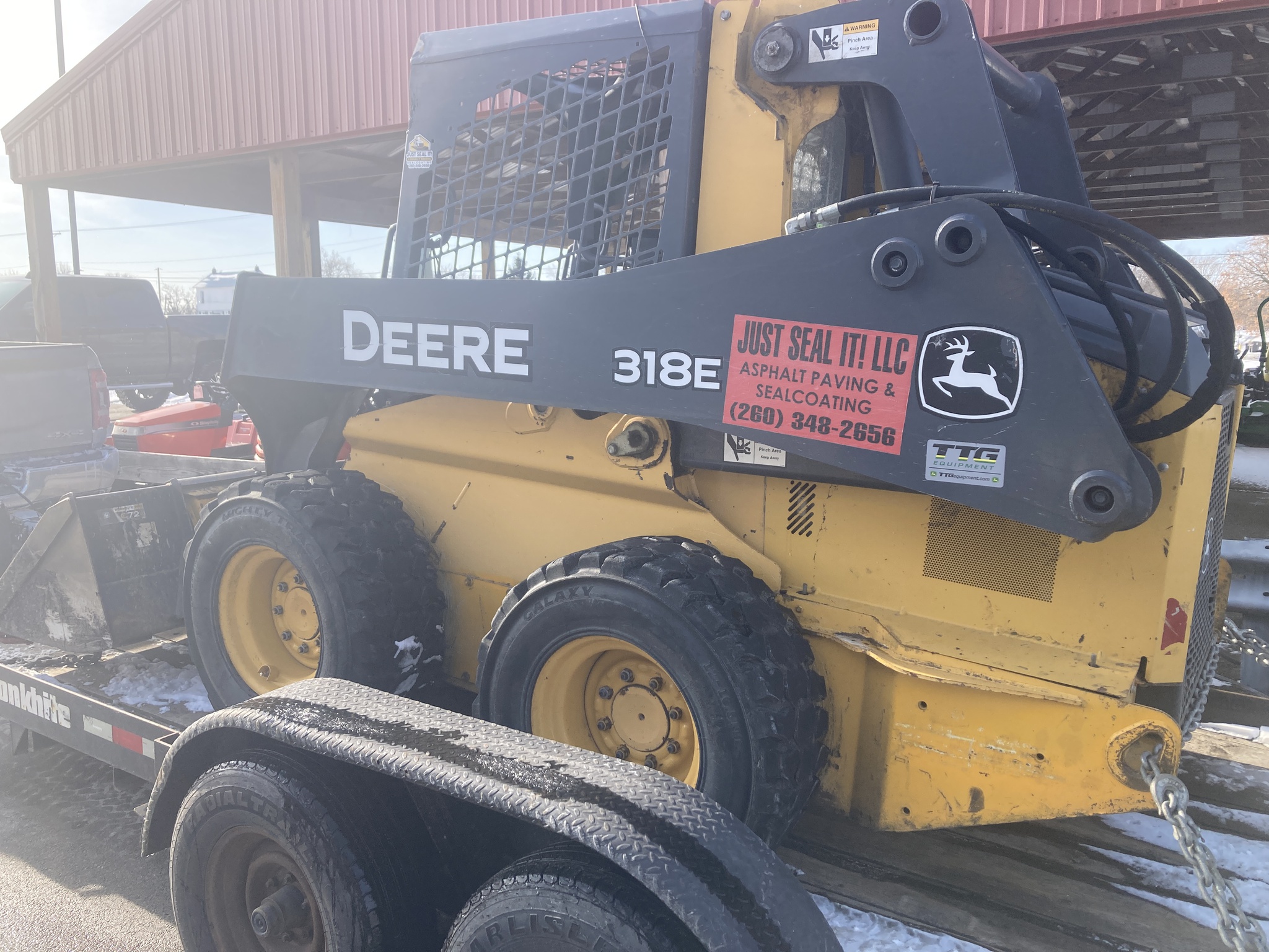 2014 John Deere 318E Image 3