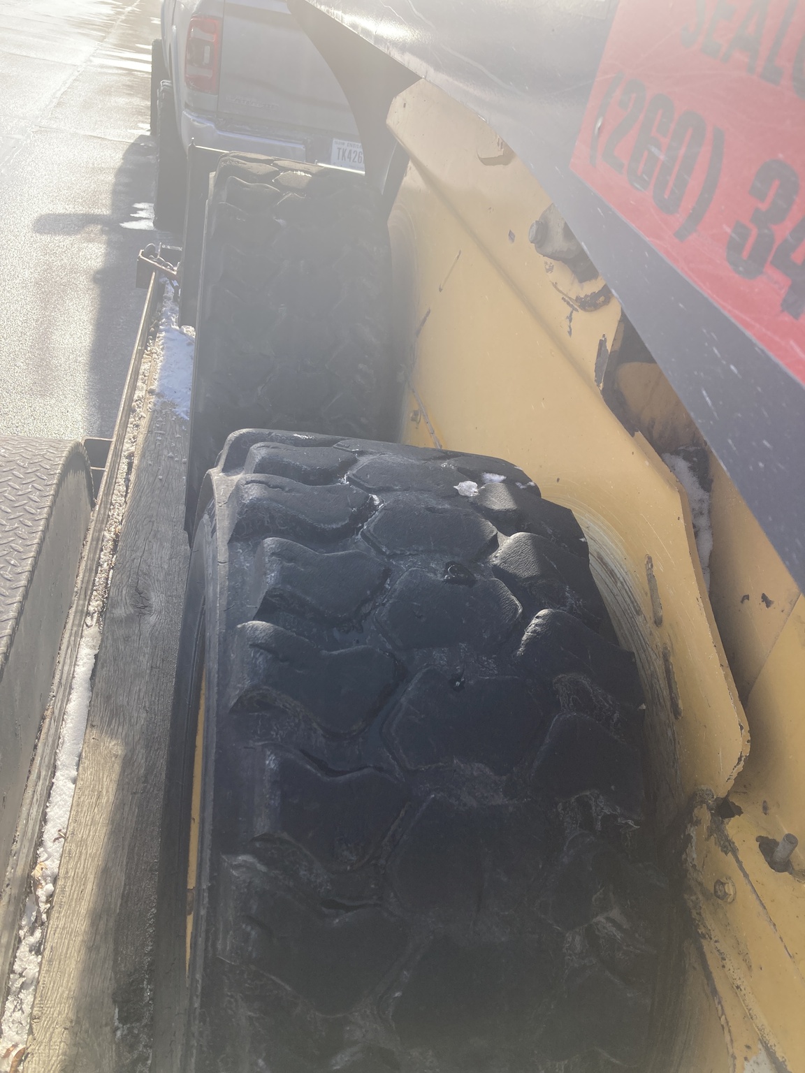 2014 John Deere 318E Image 8