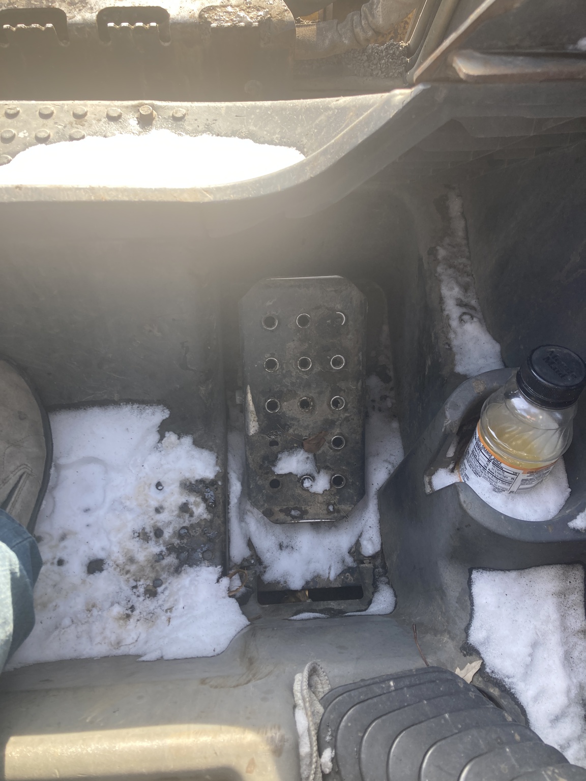 2014 John Deere 318E Image 9