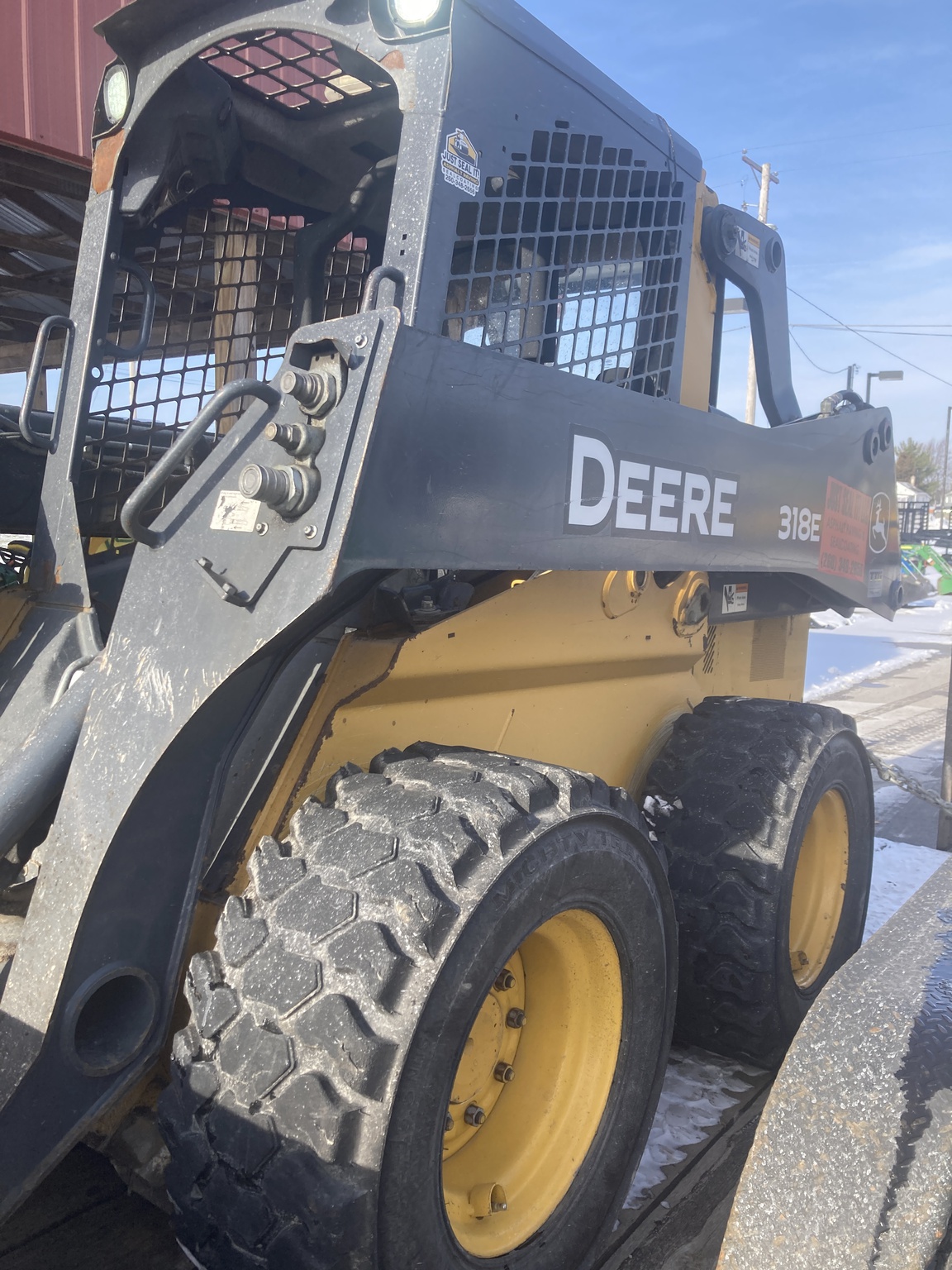 2014 John Deere 318E Image 2