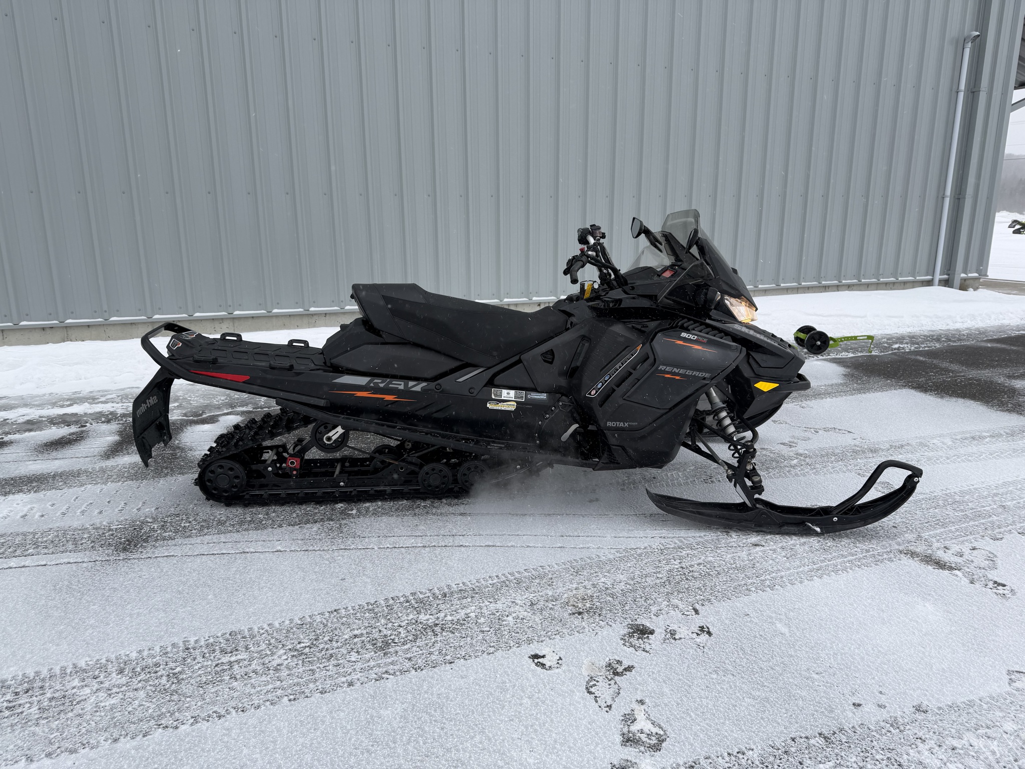 2020 Ski Doo Renegade Adrenaline 900 turbo Image 4
