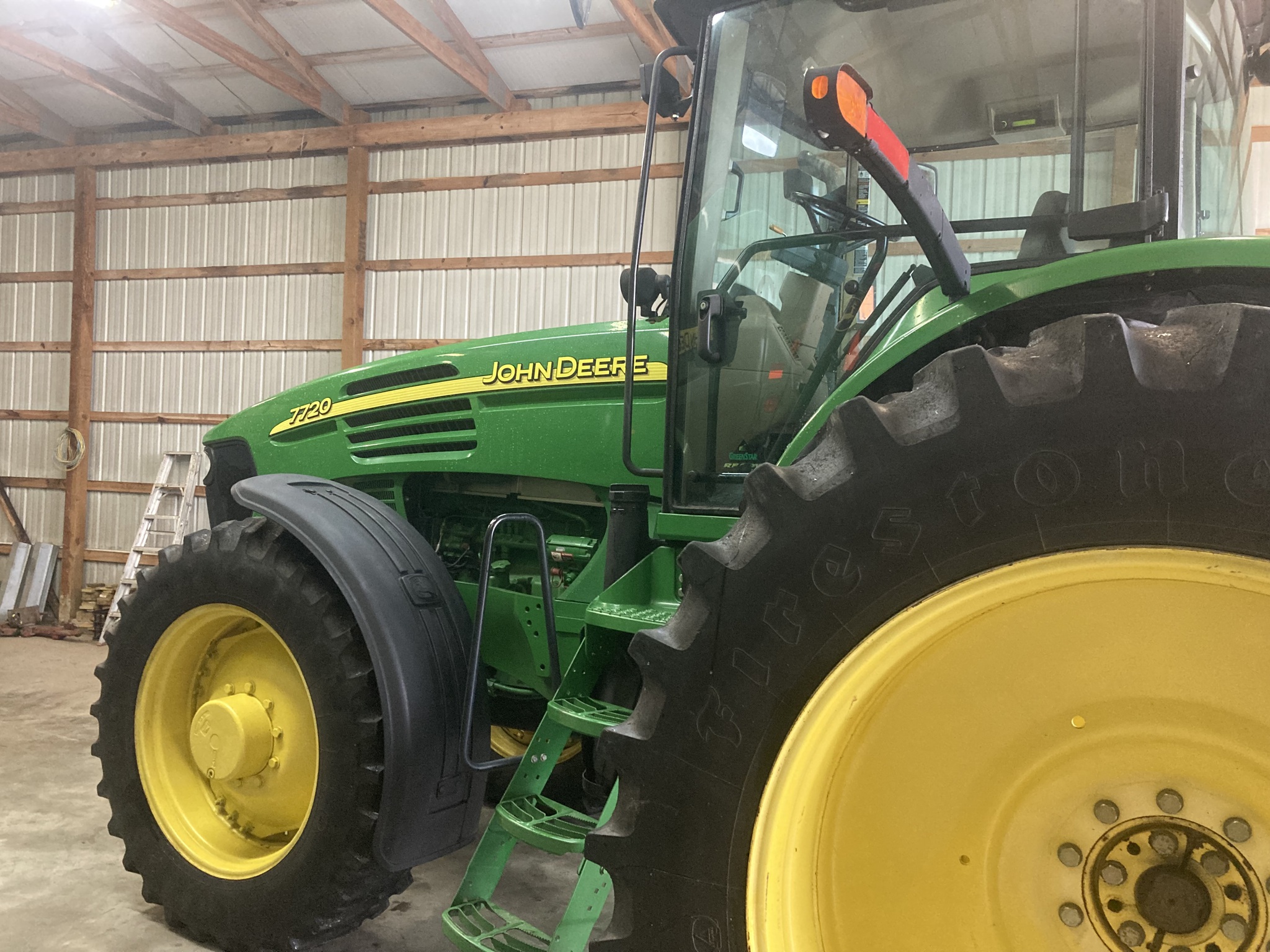 2004 John Deere 7720