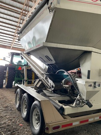 2012 Unverferth 3750