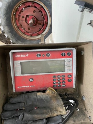 2012 Unverferth 3750