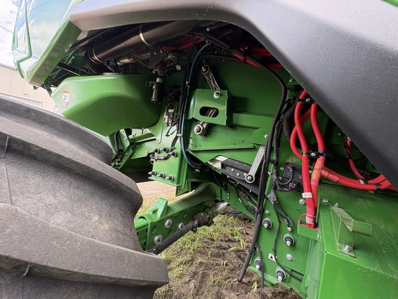 Used 2024 John Deere X9 1000 Combines at Horizon Ag & Turf in Vermilion, AB - Photo12