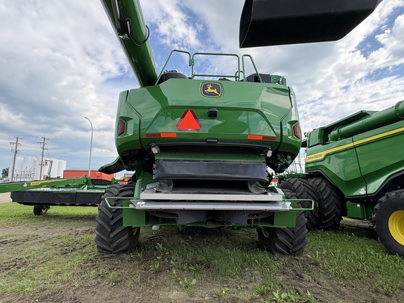 Used 2024 John Deere X9 1000 Combines at Horizon Ag & Turf in Vermilion, AB - Photo7