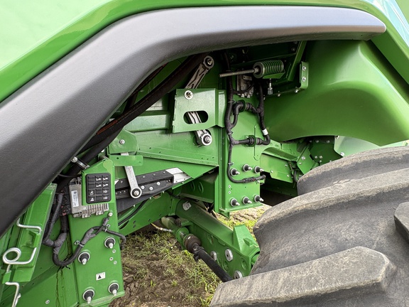 Used 2024 John Deere X9 1000 Combines at Horizon Ag & Turf in Vermilion, AB - Photo14