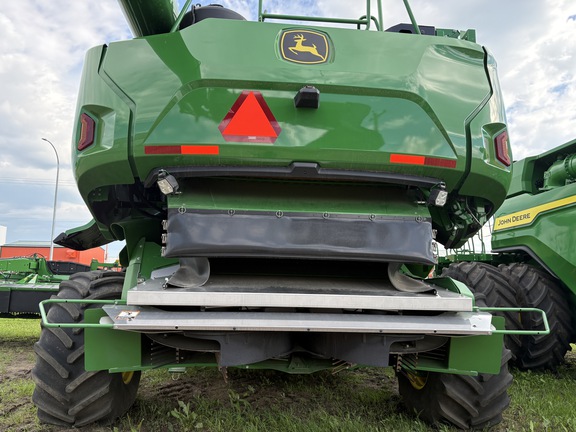 Used 2024 John Deere X9 1000 Combines at Horizon Ag & Turf in Vermilion, AB - Photo9