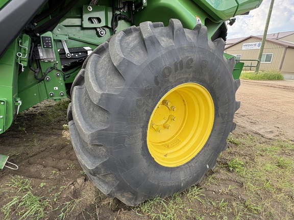 Used 2024 John Deere X9 1000 Combines at Horizon Ag & Turf in Vermilion, AB - Photo16