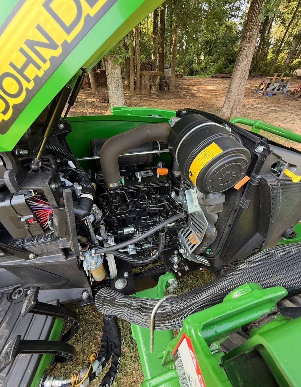 2022 John Deere 2025R Image 5