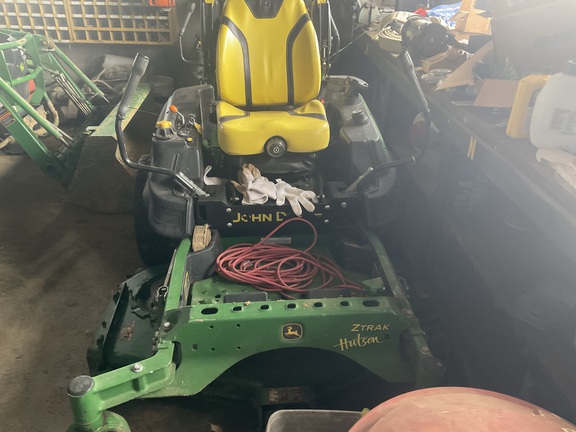 Photo of 2022 John Deere Z930R