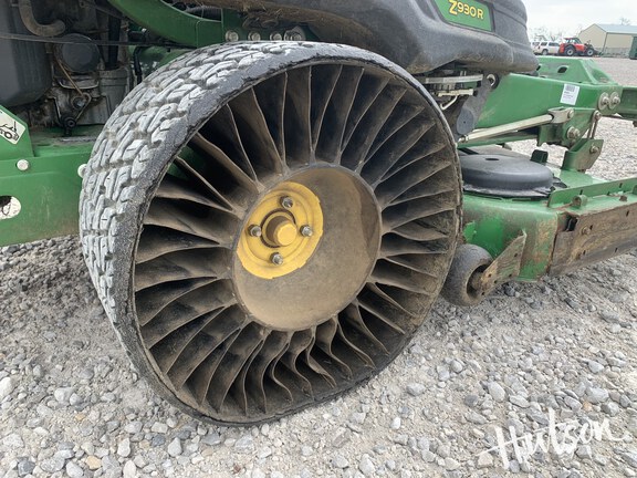 Photo of 2022 John Deere Z930R