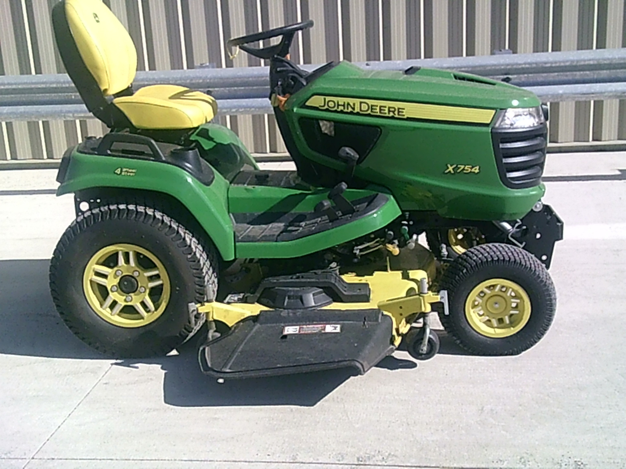 2021 John Deere X754 Image 1