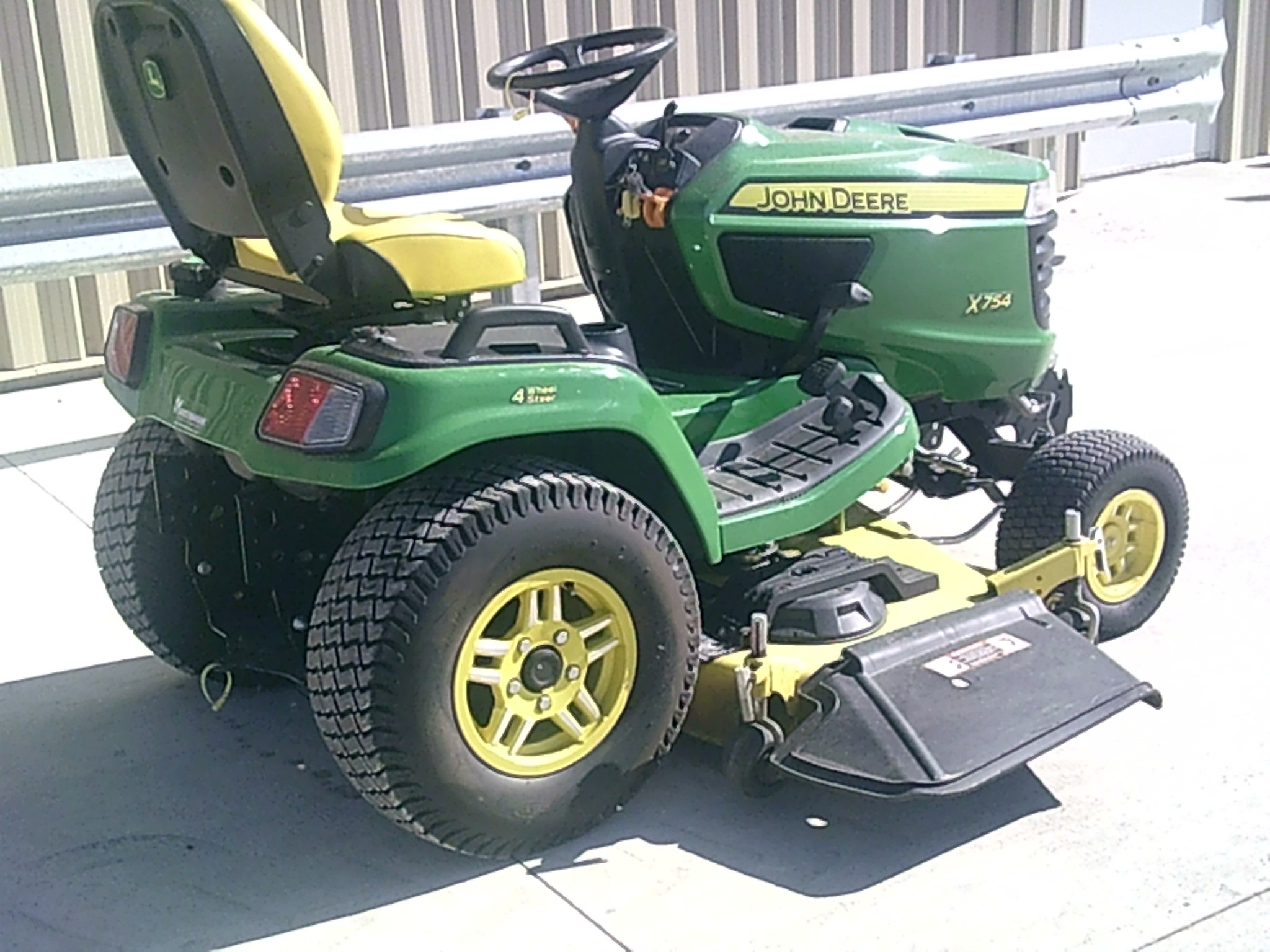 2021 John Deere X754 Image 3