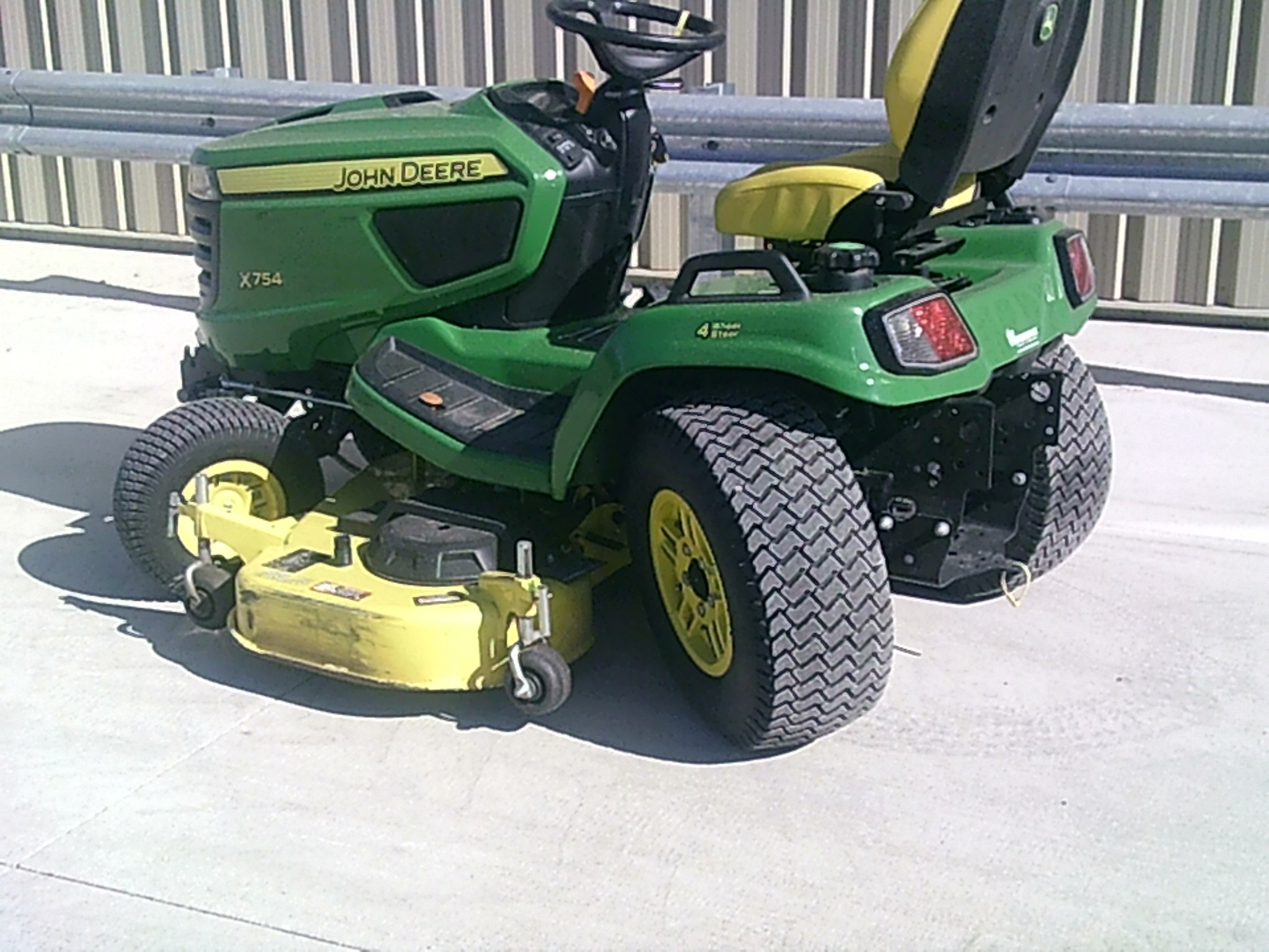 2021 John Deere X754 Image 5