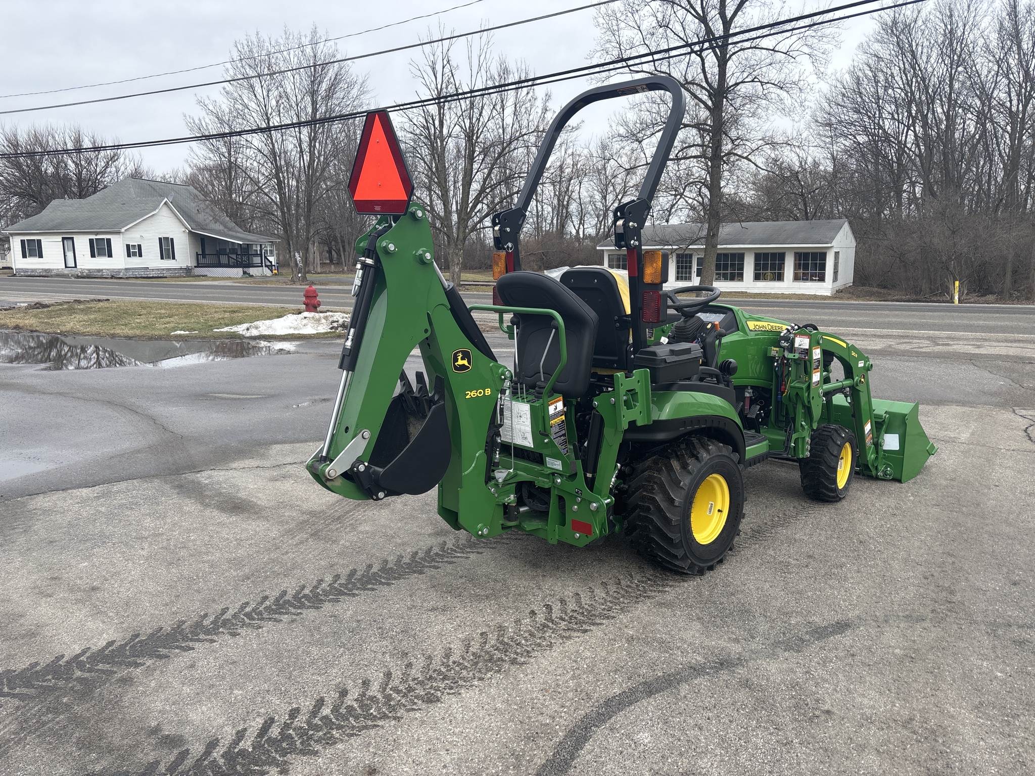 New In-Stock 2024 John Deere 1025R Compact Utility Tractors at Koenig Equipment in Knightstown, IN - PhotoXL5