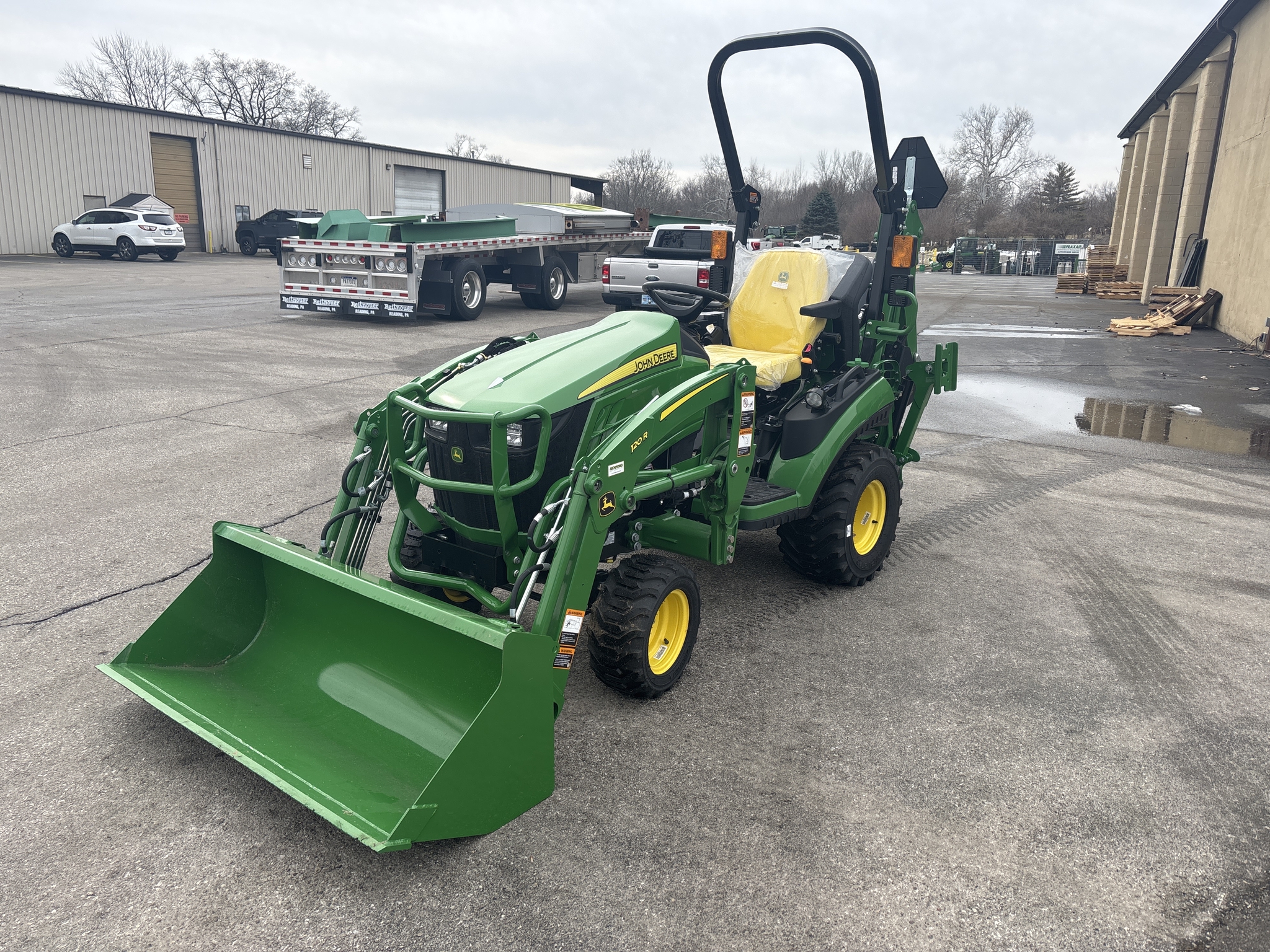 New In-Stock 2024 John Deere 1025R Compact Utility Tractors at Koenig Equipment in Knightstown, IN - PhotoXL1