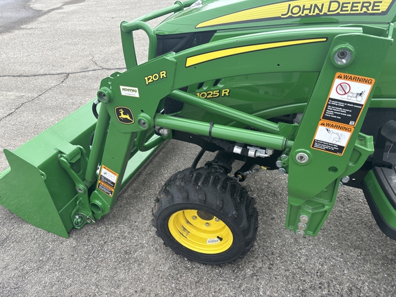 New In-Stock 2024 John Deere 1025R Compact Utility Tractors at Koenig Equipment in Knightstown, IN - Photo10
