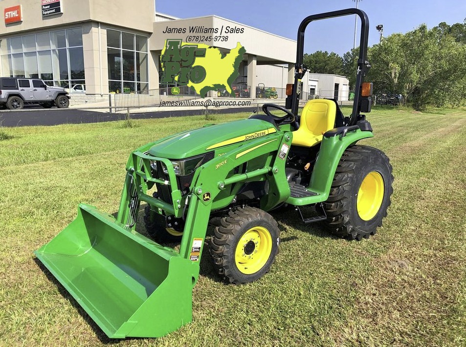 John Deere 3025E Image 3