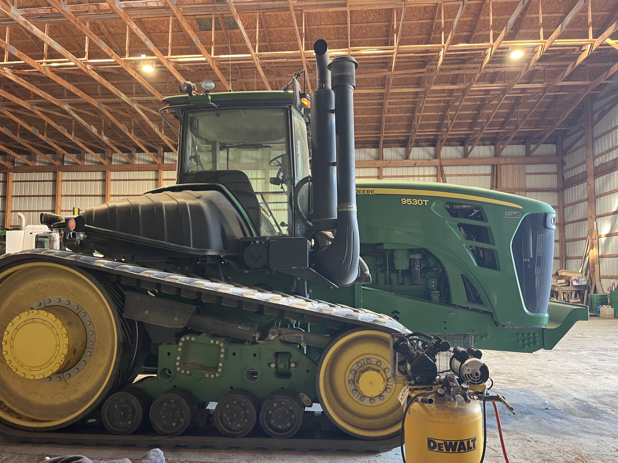 2010 John Deere 9530T Image 6