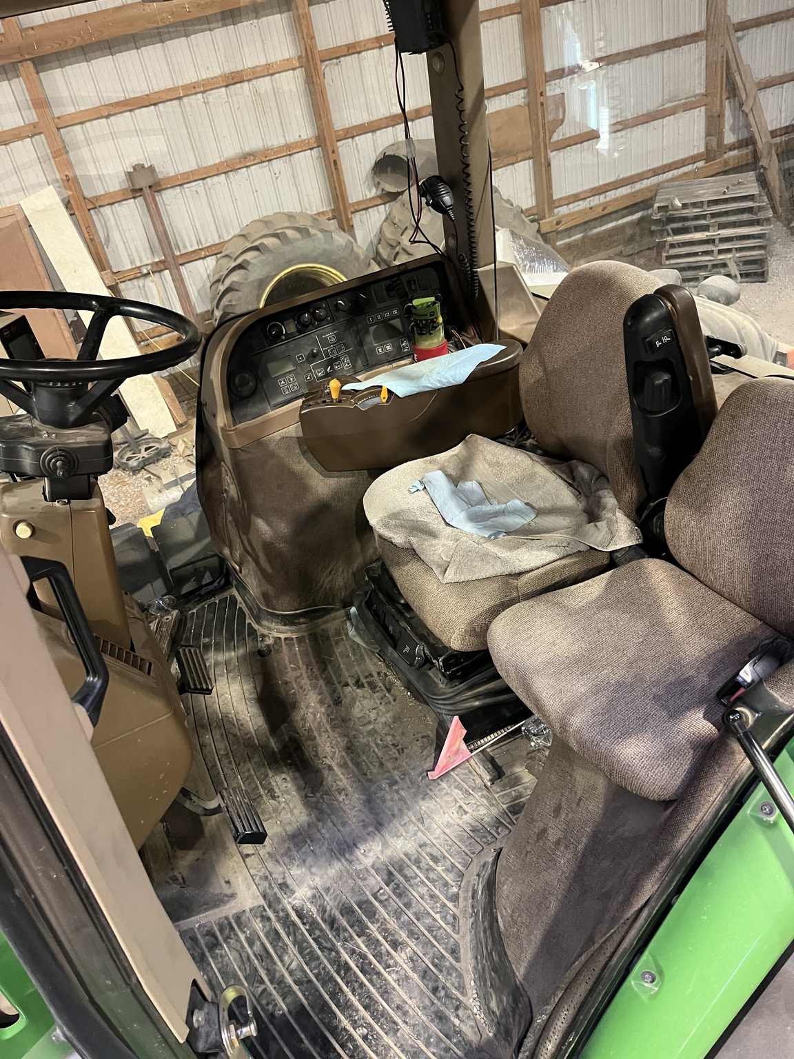 2010 John Deere 9530T Image 18