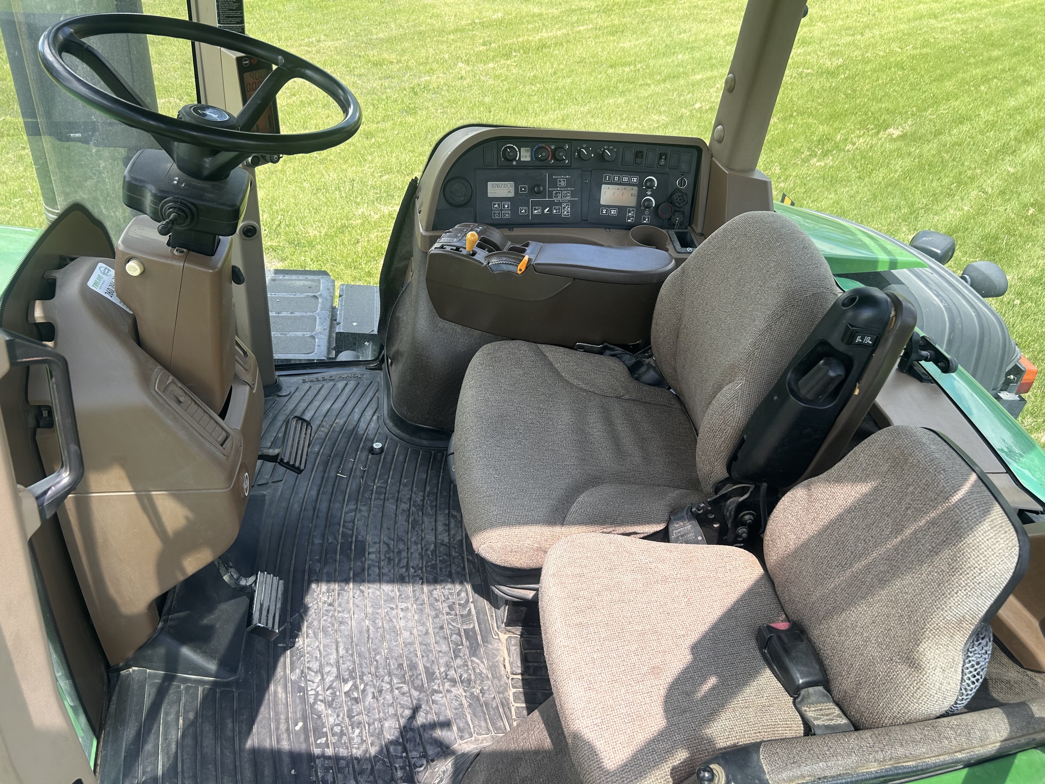 2010 John Deere 9530T Image 40