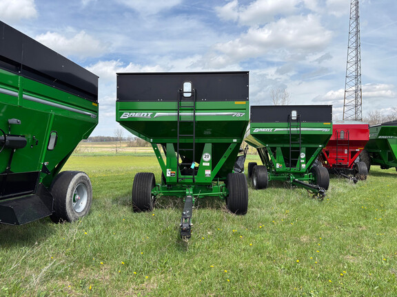 Used -- Brent 757 Grain Carts at Koenig Equipment in Anna, OH - Photo4