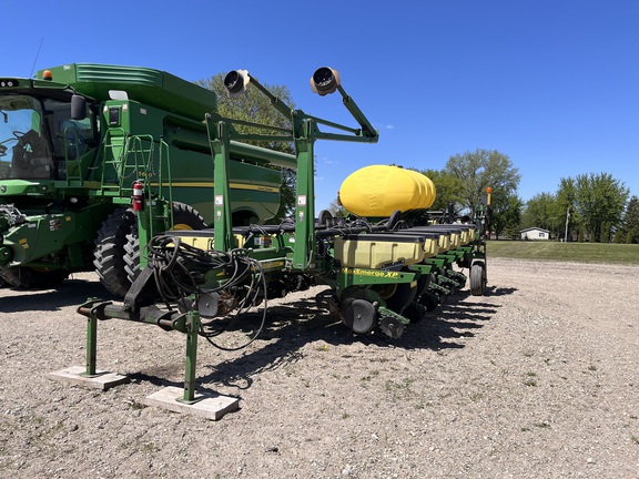  John Deere 1770NT